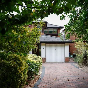  Holiday home Stylish Family In Desirable Penylan + Parking United Kingdom